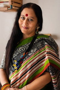 Piloo Vidyarthi as Beeji