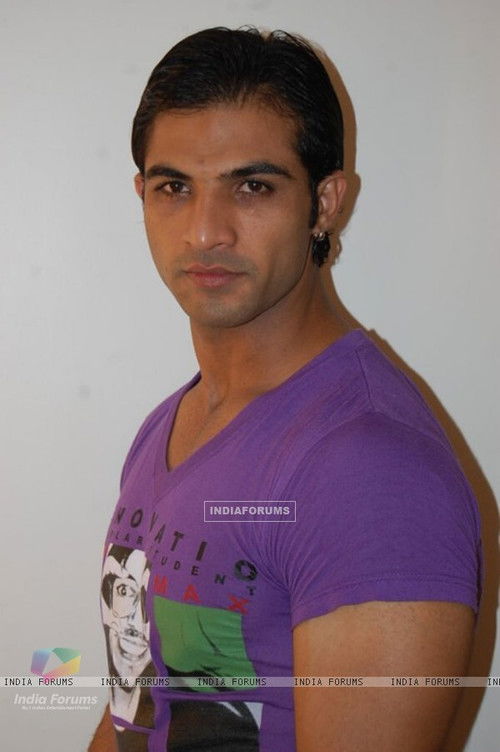 Mohamed Nazim as Saksham Keshav Modi