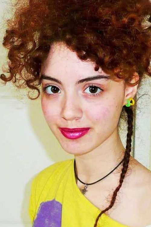 Nefeli Kanaki as Μπέτυ Μουστοξύδη