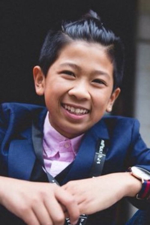 Dat Royale Hoang as Robert