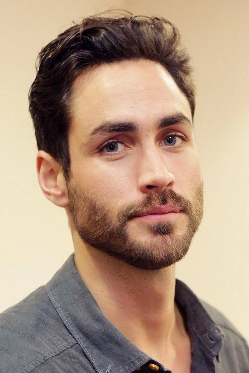 Matías Assler as Sebastian Cienfuegos