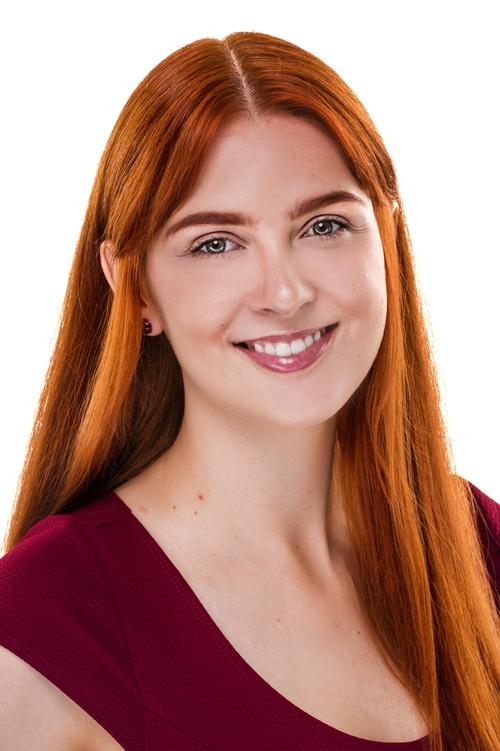 Elizabeth Chamberlain as Gwen