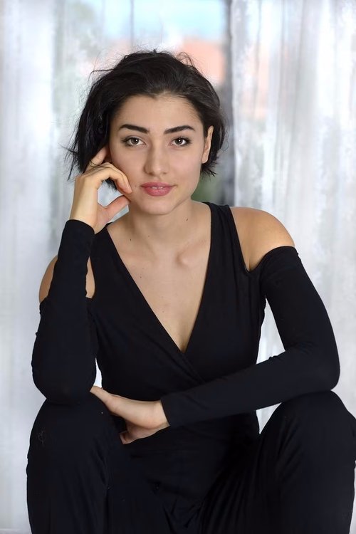 Zala Đurić-Ribič as Esma