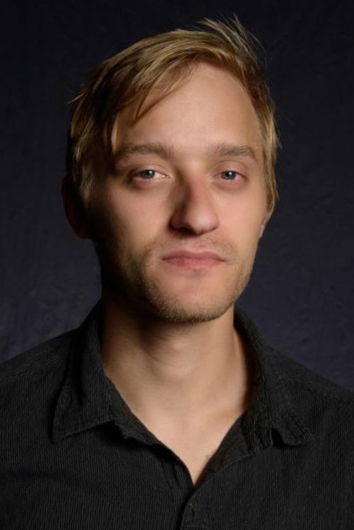 Petr Panzenberger as Robert