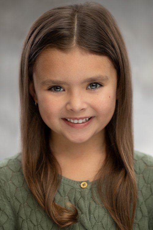 Mila Jones as Aurelie