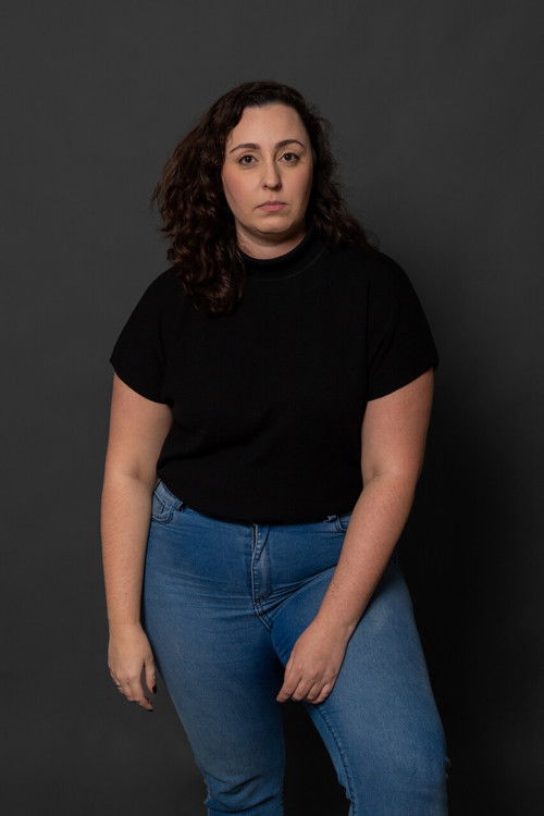 Mariana Soares as Bruna