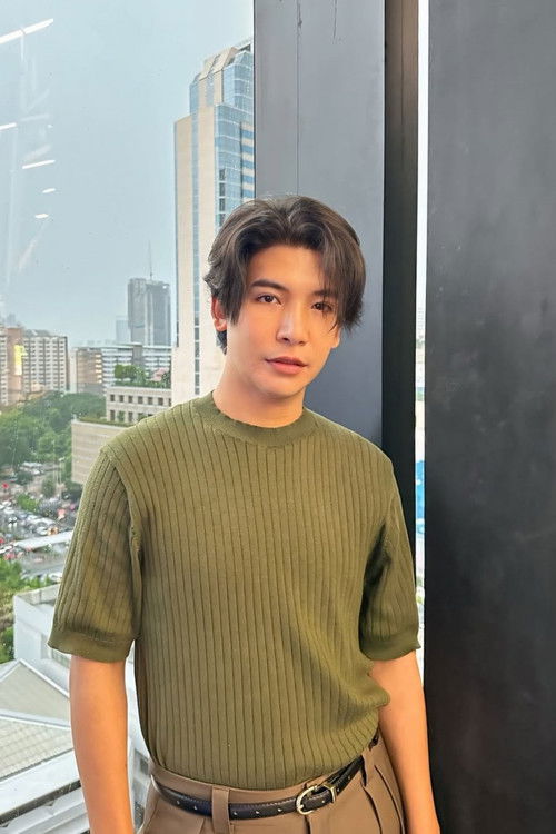 Nattiruth Sirawongpak as James