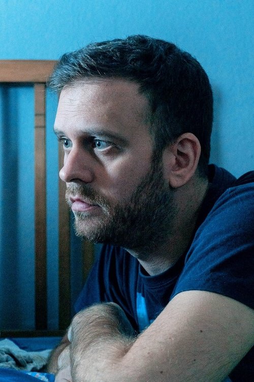 Héctor García as Pau