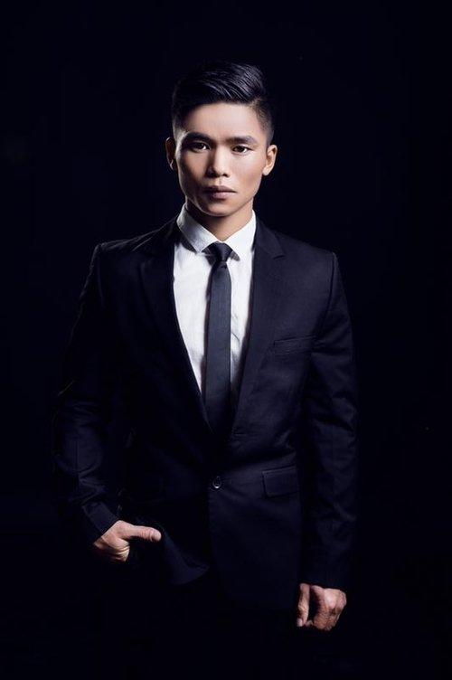 Zhuang Xiaolong as Ban Zhuan