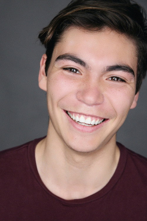 Nathan Lampl as Peter