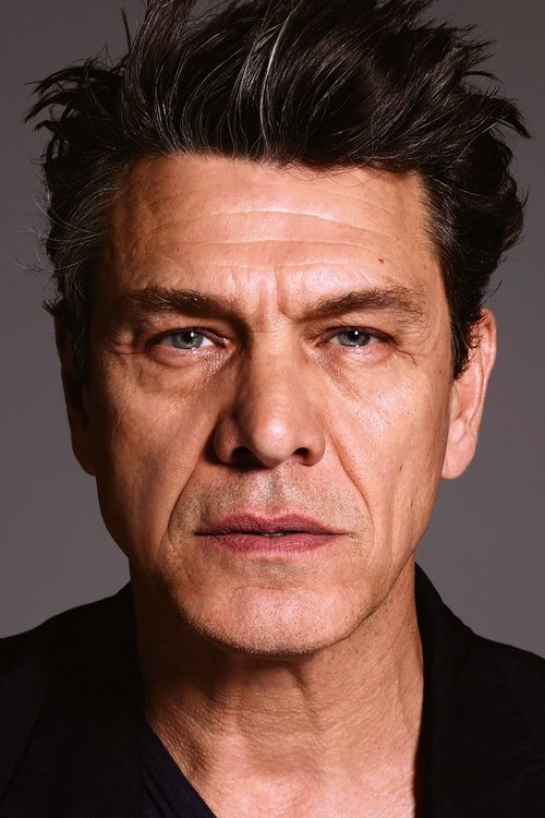 Marc Lavoine as Alex