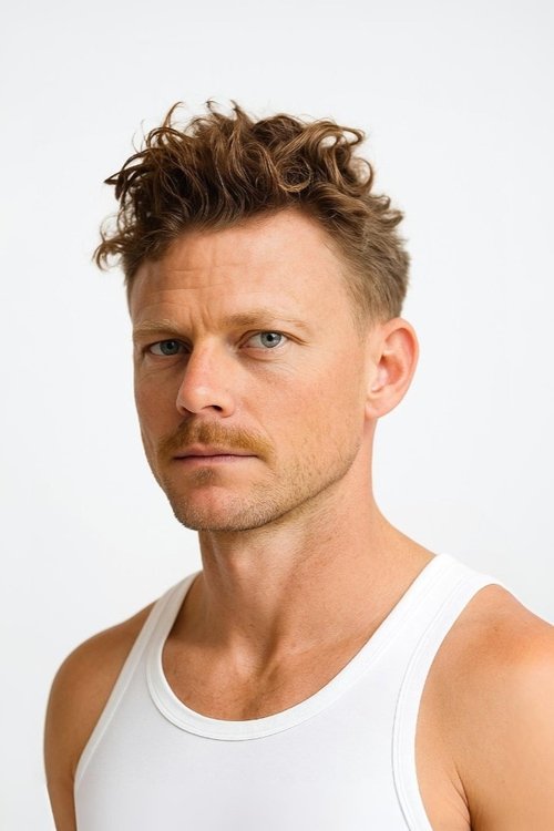 Brynjar Åbel Bandlien as Dance Instructor