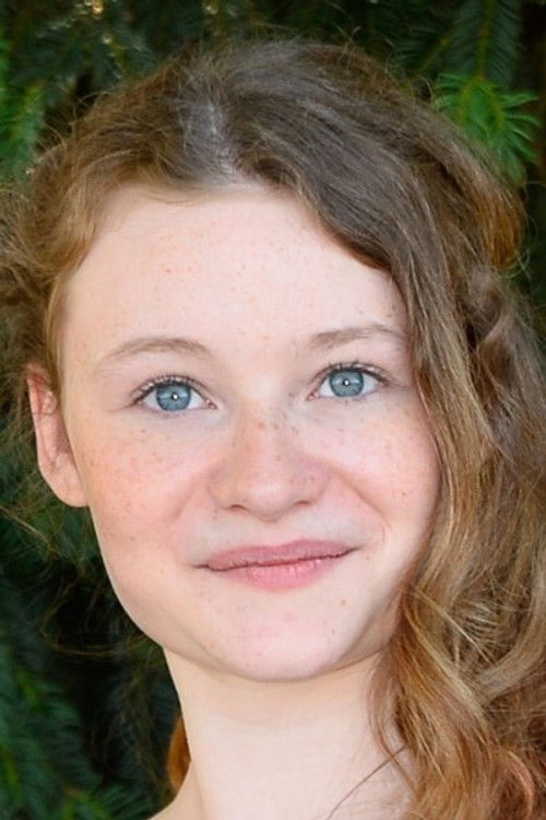 Héloïse Dugas as Janine