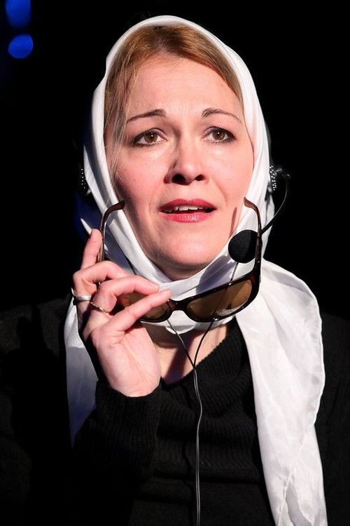 Szabó Gabi as Alida