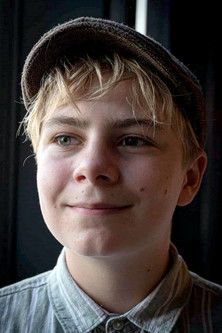 Lasse Peter Larsen as Søren