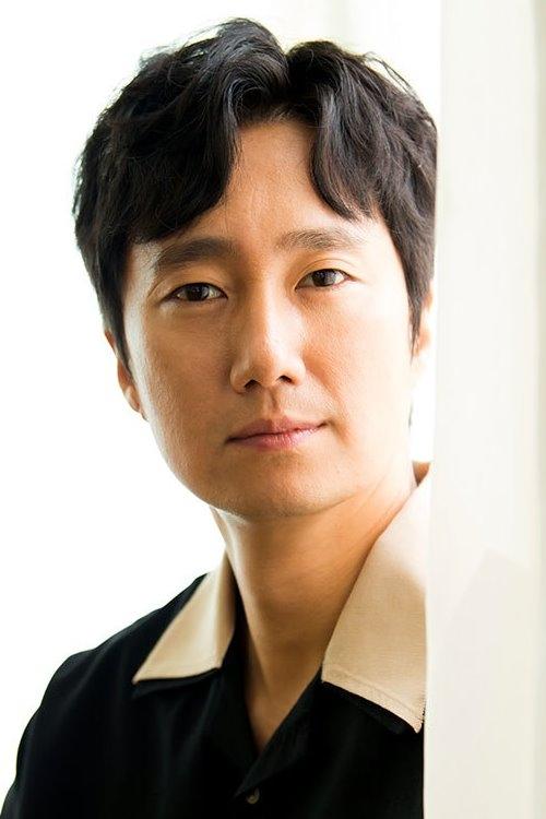 Park Hae-il as Lee Hwi-do