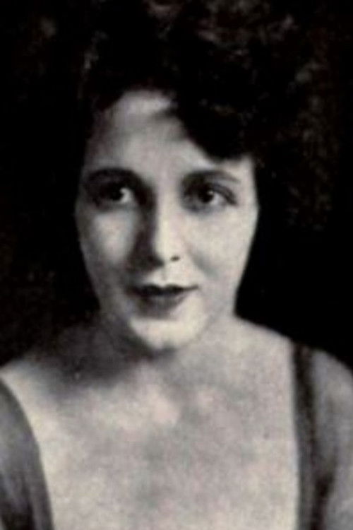 Viora Daniel as Laura