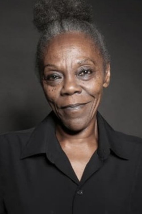 Teca Pereira as Dona Elza