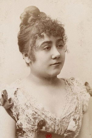 Thérèse Kolb as Servante Habida