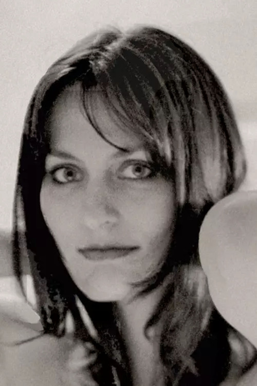 Laure Mattei as Roxana