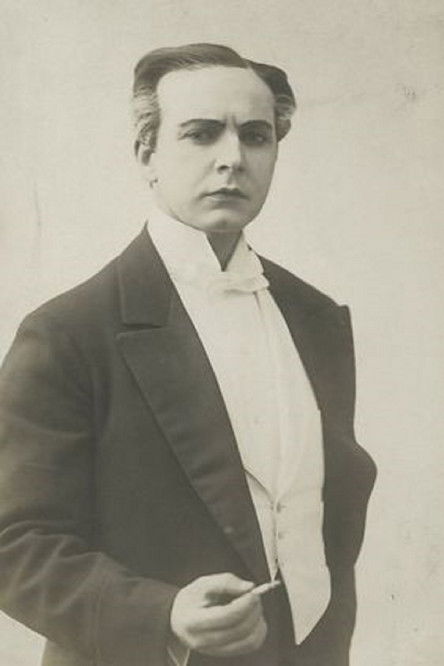 Gerhard Jessen as Joe Gargery the blacksmith