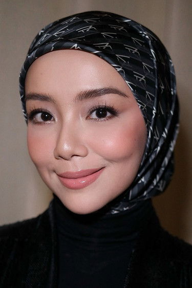 Mira Filzah as Sofea