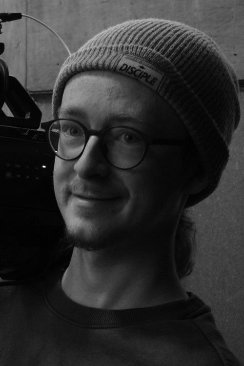 Solomon Harrison as Young Jim