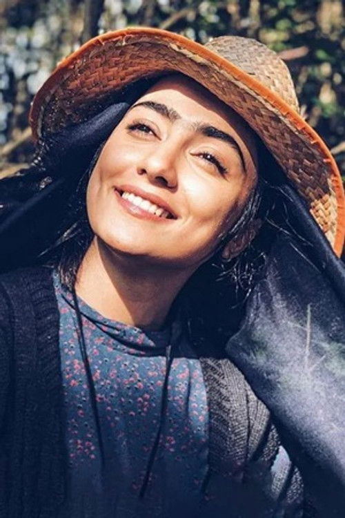 Yasaman Moavi as 