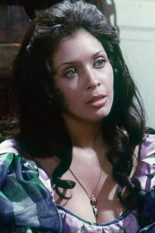 Kathrine McKee as Coral