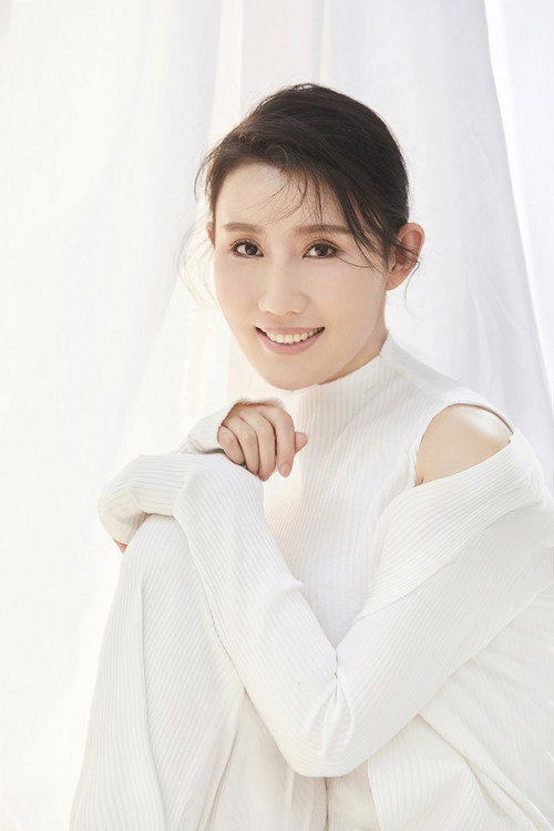 Wang Yuan as 龙美丽 (Actor)