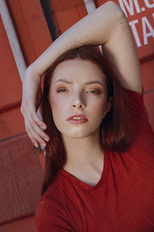 Alžbeta Štubňová as Bella