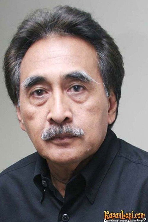 Sophan Sophiaan as Nugroho