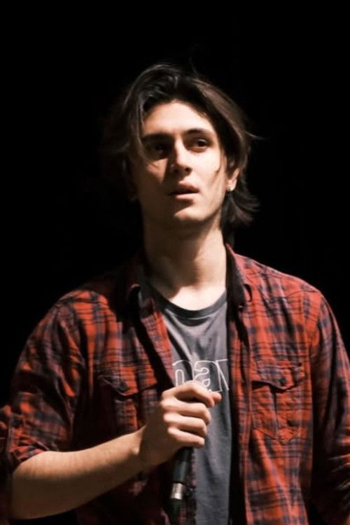 Arben Özgeçer as Enes