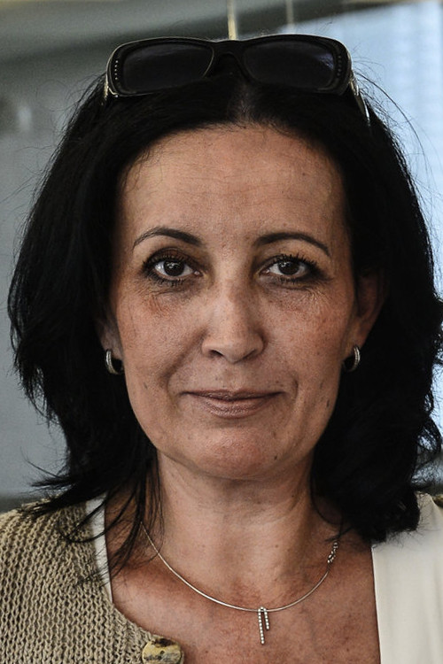 Isabela Soukupová as 