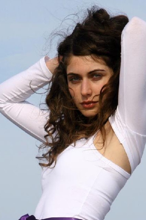 Cristiana Milhão as Rapariga Grande