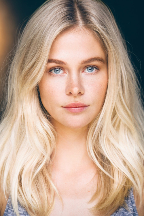 Hanna Griffiths as Eve Elliott