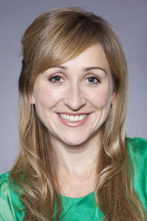 Charlotte Bellamy as Cissie