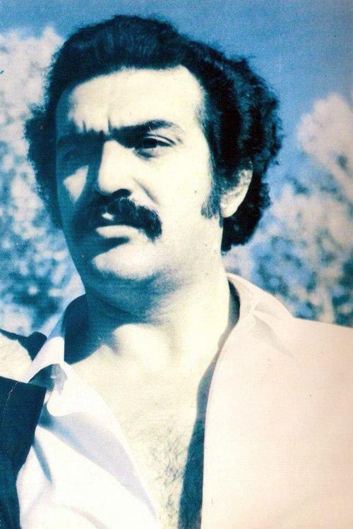 Yadollah Shirandami as akbar khan