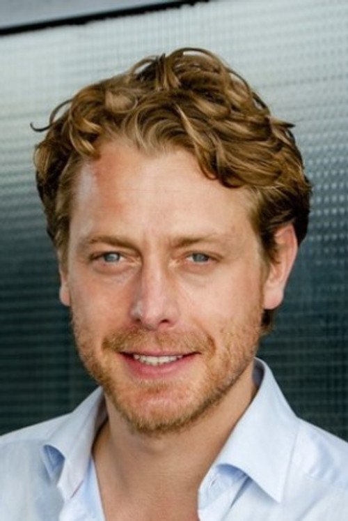 Mark van Eeuwen as Joost