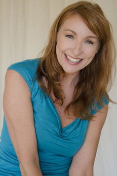 Korbi Dean as Waitress