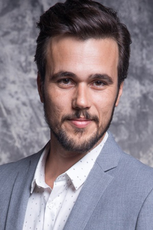 Bruno Ferrari as Rafael Maia