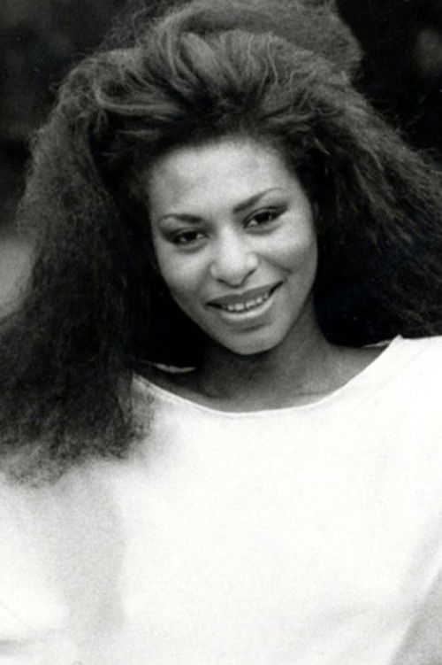 Dulice Liecier as Ava