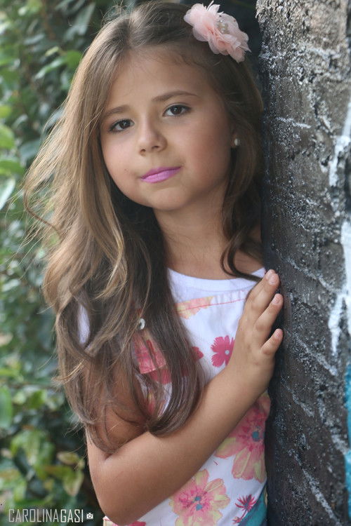 Bianca Batista as Julia