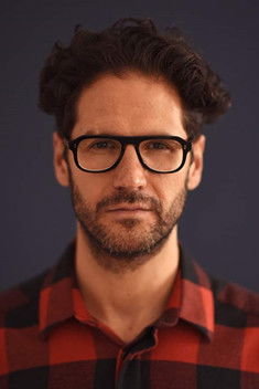 Mauricio T. Valle as 