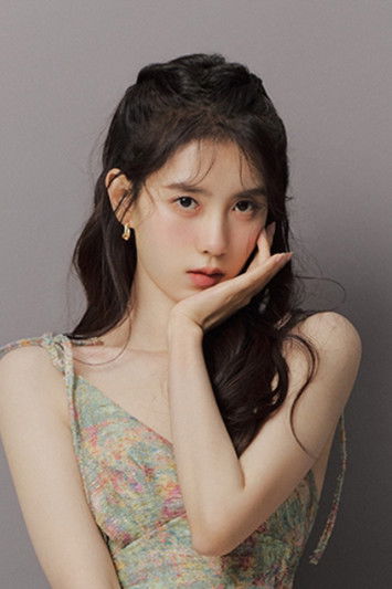 Zhang Xinlu as 青离