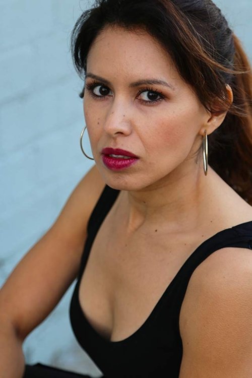 Kikey Castillo as Mina