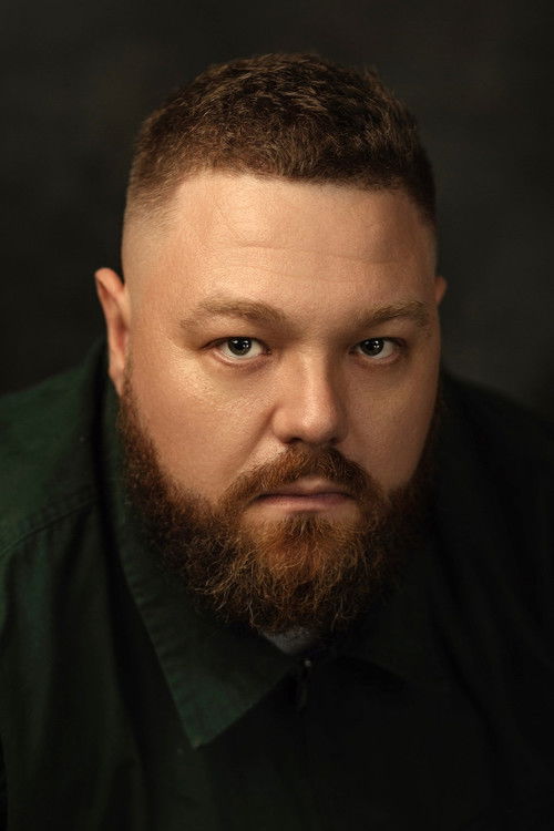 Willie Ludik as Lucas