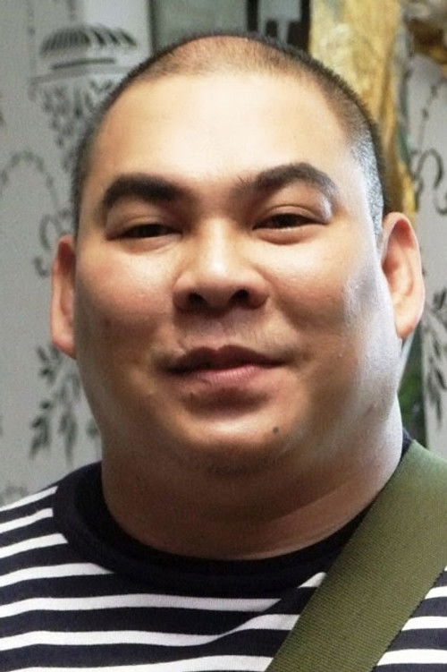 Choosak Iamsuk as Frank