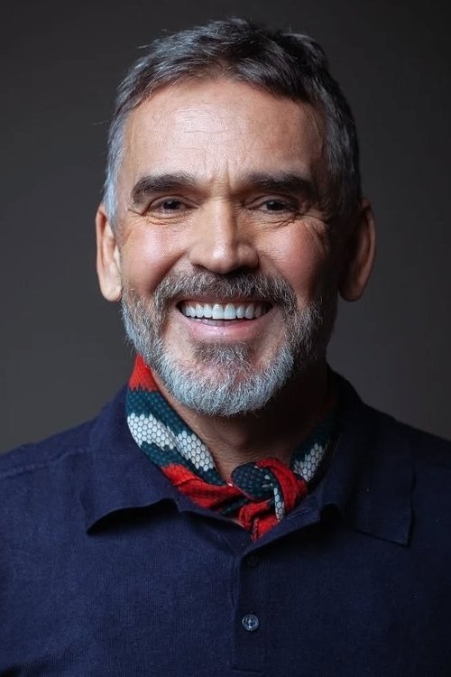 Emmilio Moreira as Rogério