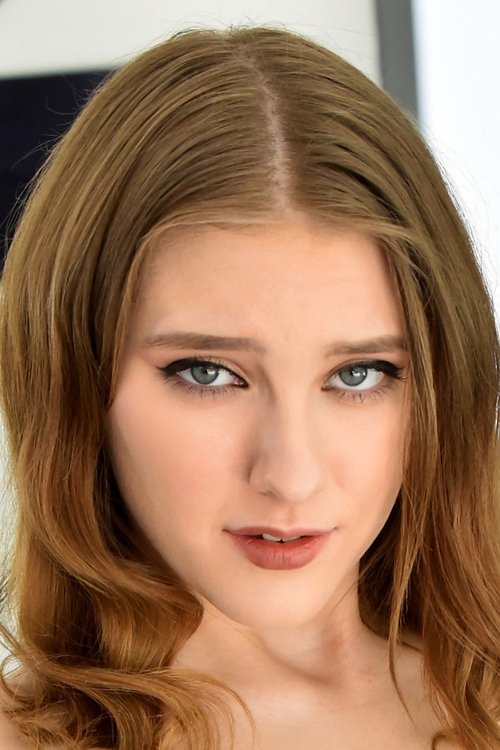 Melody Marks as Chloe